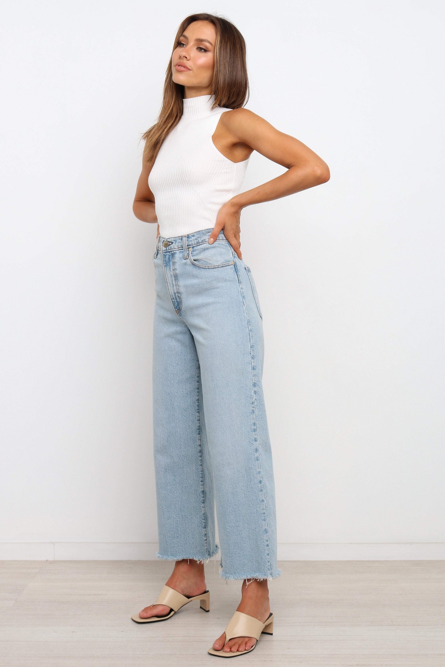 Cropped Mockneck Ribbed Stretch Top