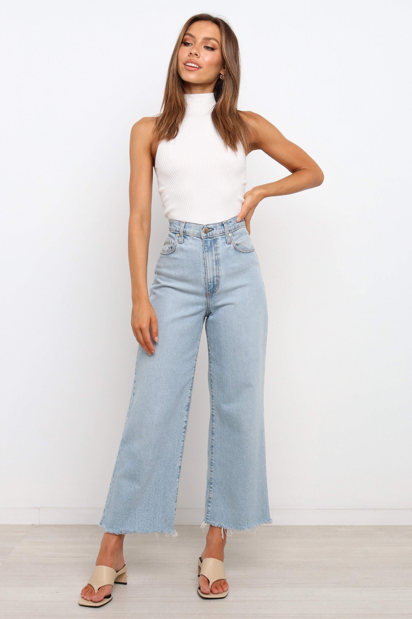 Cropped Mockneck Ribbed Stretch Top